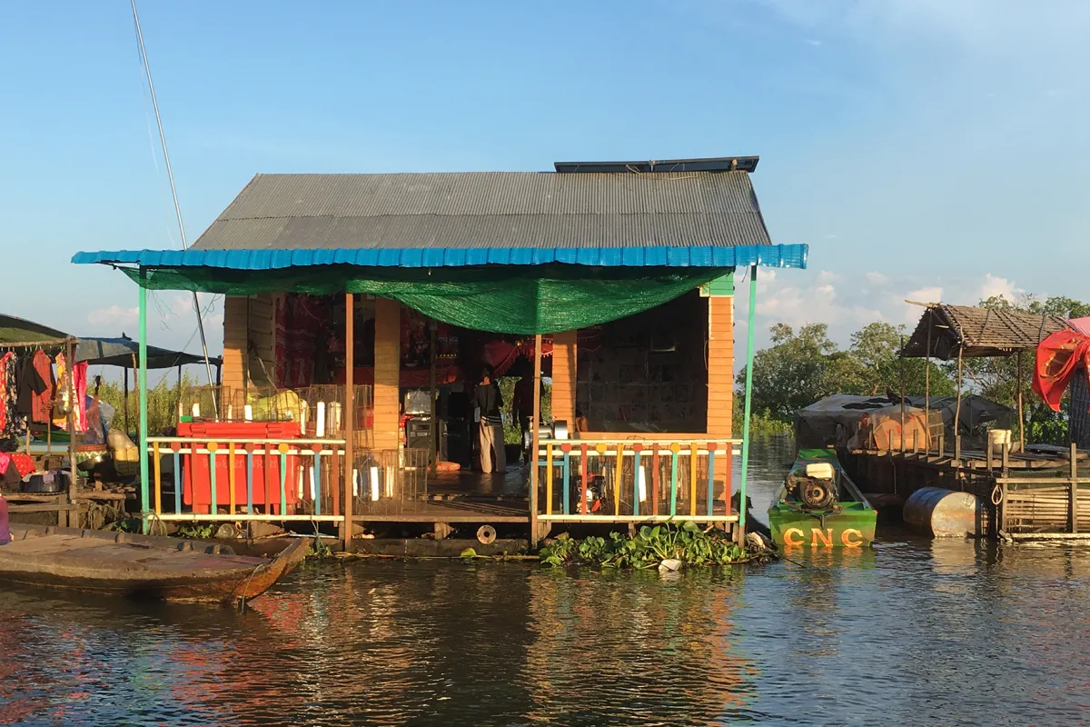 Village flottant sur le lac Tonlé Sap